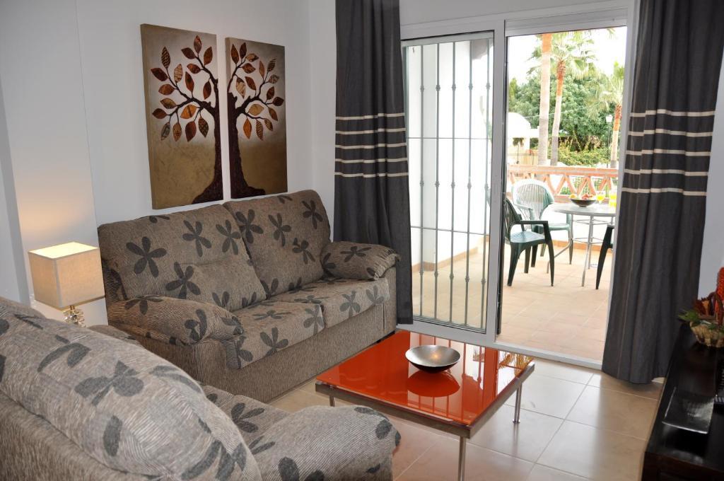 Nerja Paradise Rentals - Chimenea Apts Phòng bức ảnh